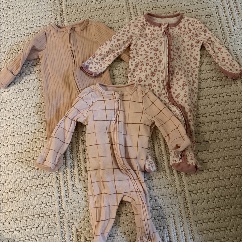 cloud island 0-3 Months Footie Set
